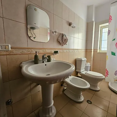 Vera's Cozy Апартаменты Дуррес